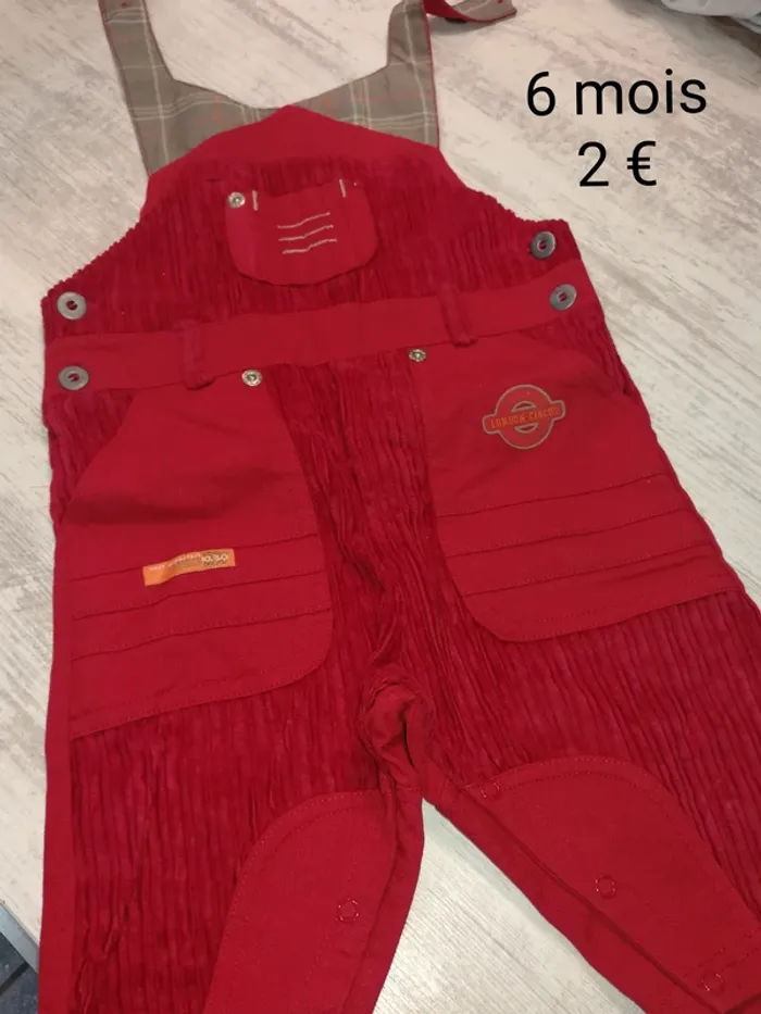 Garçon 6 mois - Salopette rouge