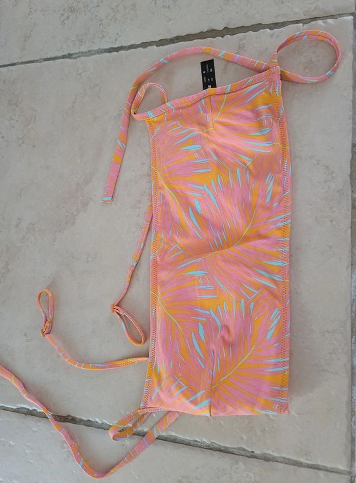 Haut de maillot orange et rose