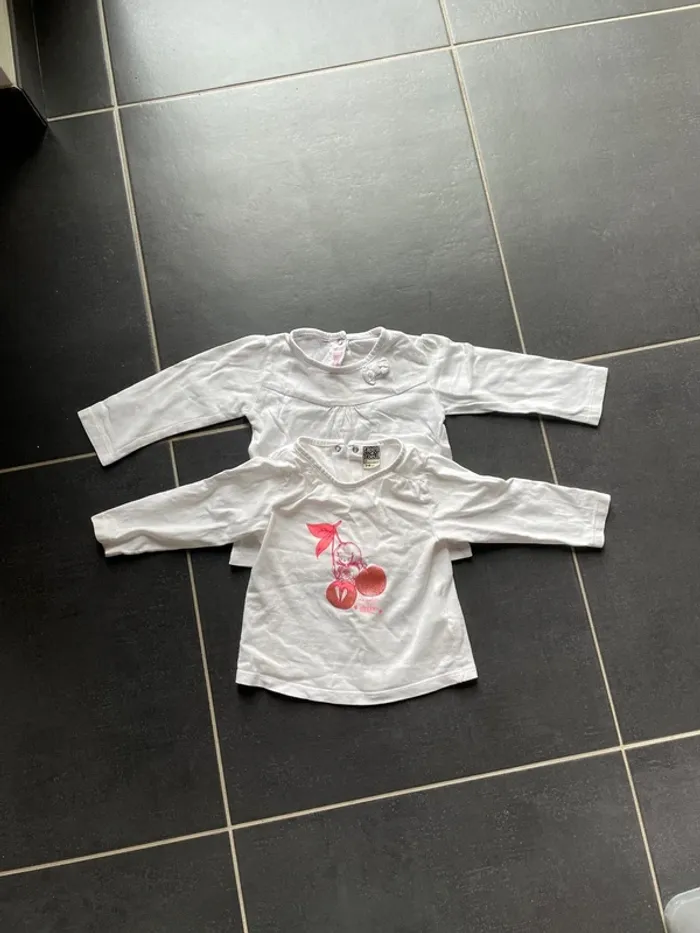 Lot 2 t shirts 12 mois