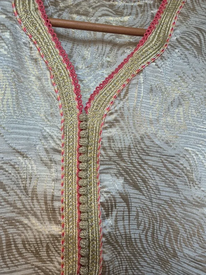 Tenue bildi sans manche - photo numéro 2