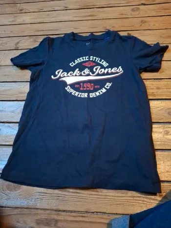 Tshirt jack & jones taille 8 ans