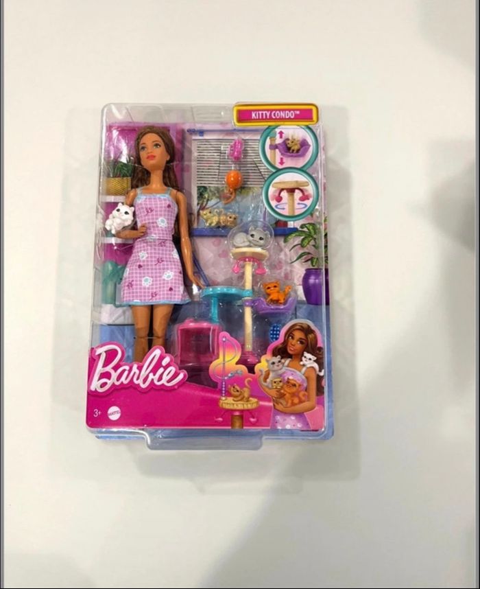 Coffret Barbie Arbre à chat Kitty Condo animaux Mattel