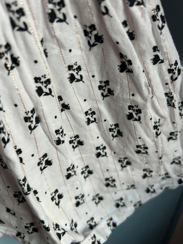 Robe blanche fleurs noires, dpam , 6 mois - photo numéro 2