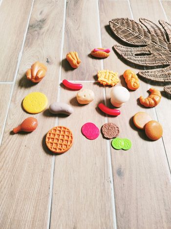 🥪 Dinette lot de divers aliments hamburger, légumes et viennoiseries en plastique