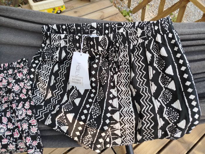 Lot de 2 short neuf encore etiquetté t'38