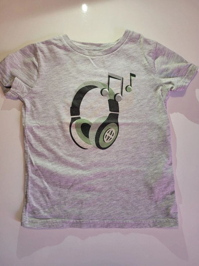 Tee shirt casque musique et note