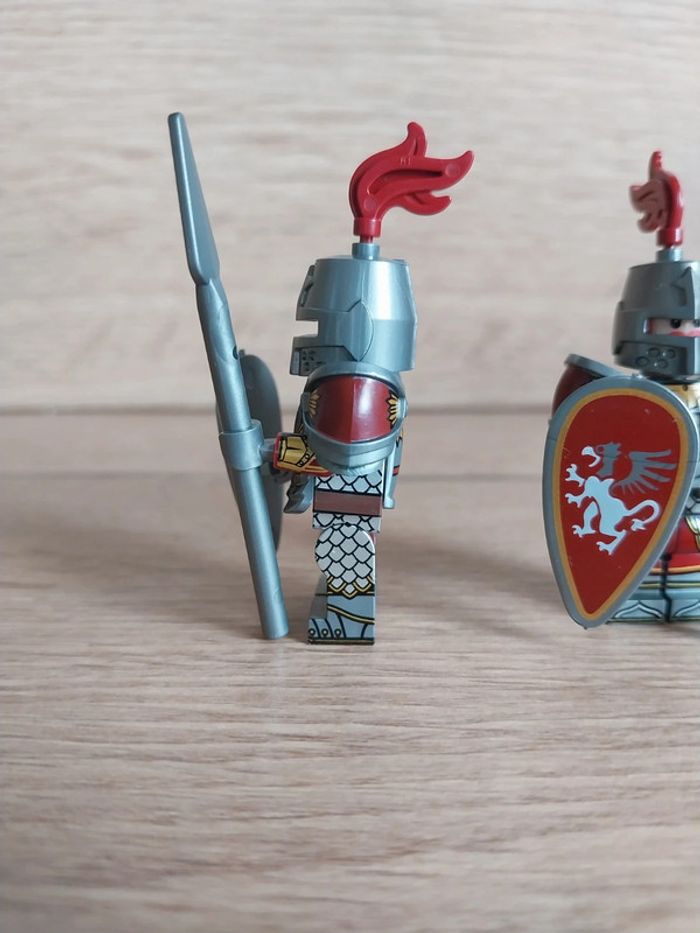 Figurines type lego 2 soldats chevaliers Griffons - photo numéro 4
