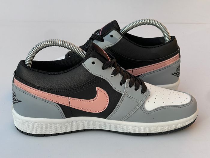 Jordan 1 Low Noir Gris Rose Femmes - photo numéro 3