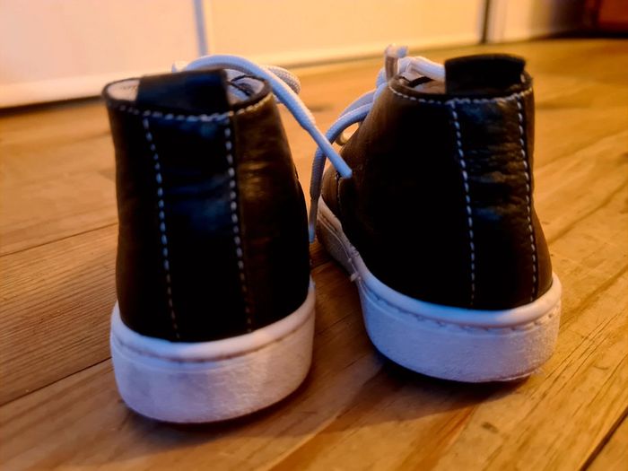 Bottines en cuir noir pour bebe fille ou garçon - photo numéro 3