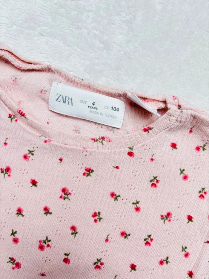 TEE shirt Zara 4 ans - photo numéro 3