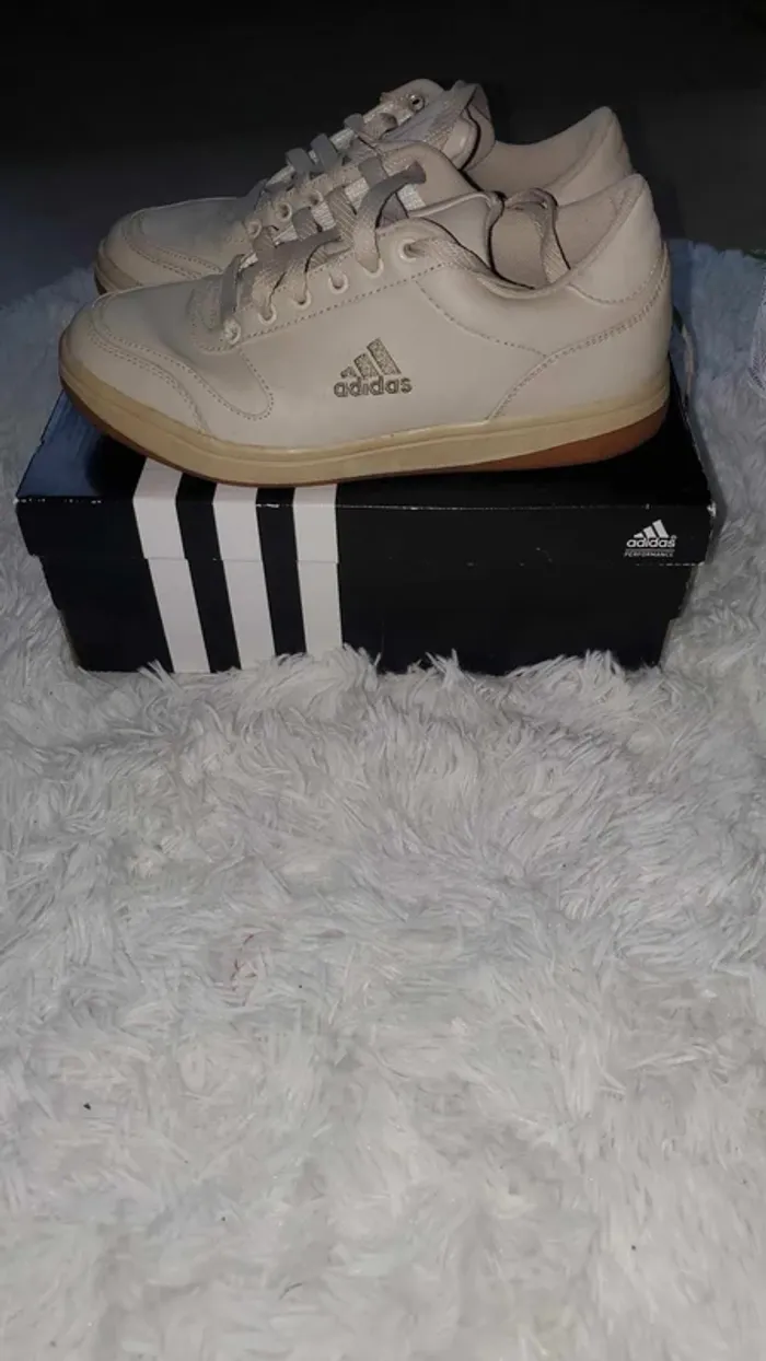 baskets Adidas crème pointure 38 - photo numéro 5