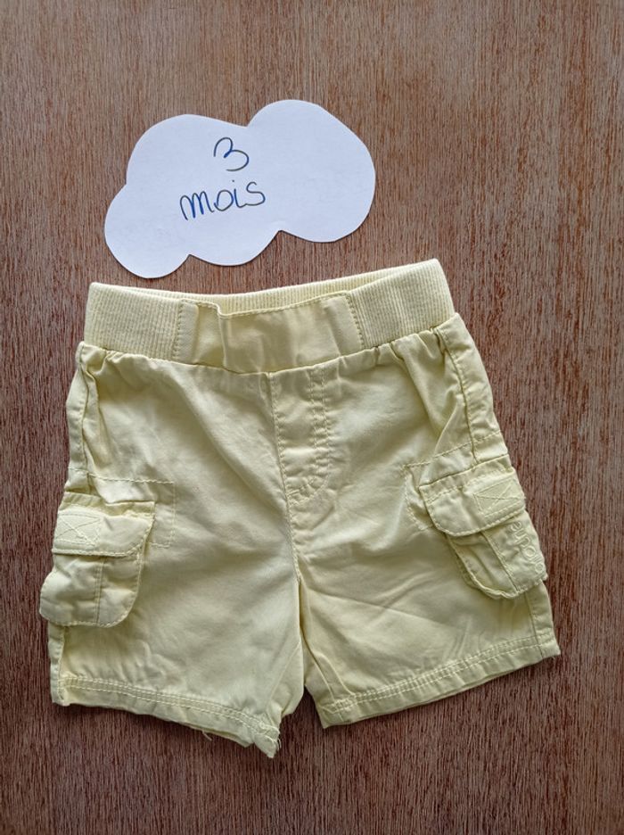 Short jaune 3 mois - photo numéro 2
