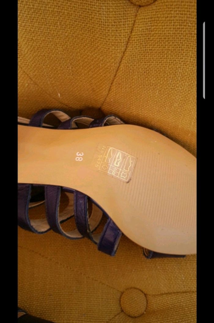 Magnifique escarpin cuir neuf - photo numéro 4