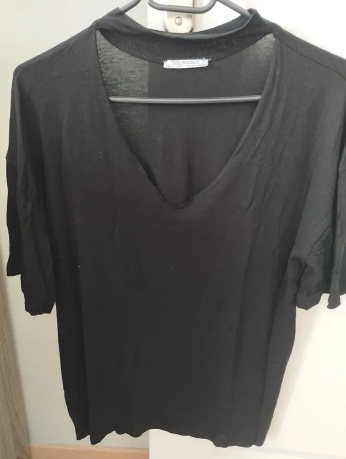 Tee shirt noir col en V Zara S