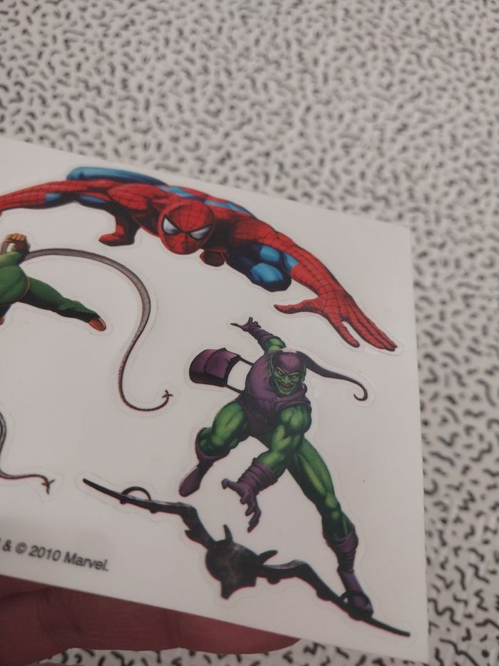 Autocollants Marvel – Neufs, jamais utilisés - photo numéro 2