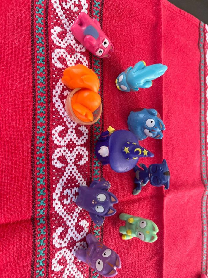 Lot de 9 lost kitties