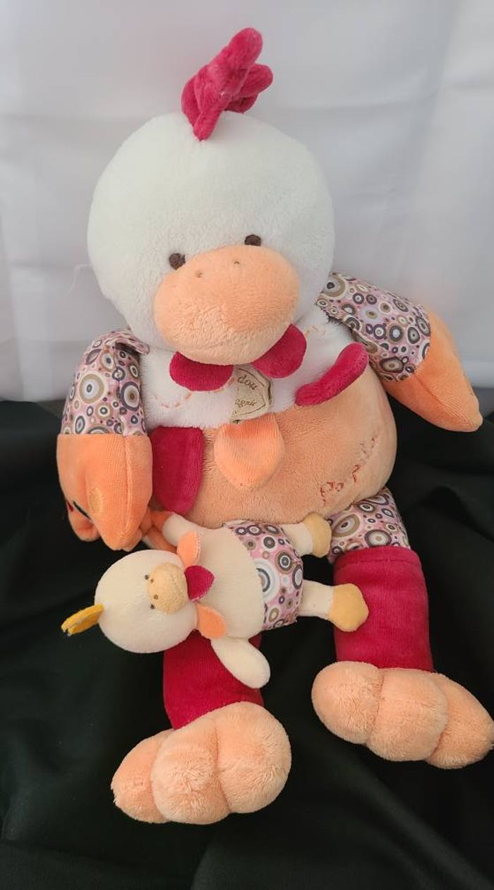 DOUDOU ET COMPAGNIE POULE POUPILOU BLANCHE ORANGE BEBE
