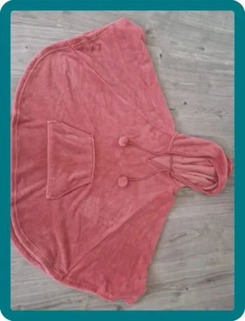 Plaid poncho en polaire