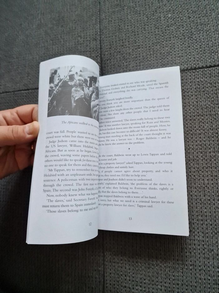 Livre en anglais "Amistad" - photo numéro 4