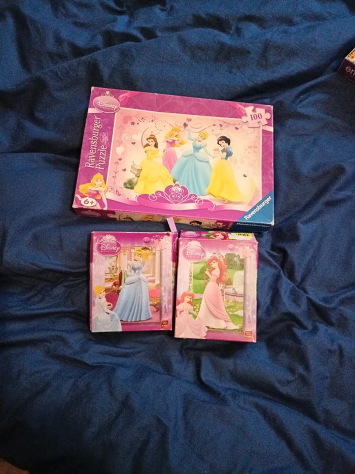 Lot de puzzles princesses Disney