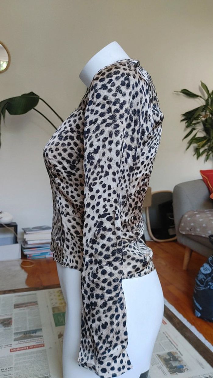Blouse léopard tissu satiné - photo numéro 5