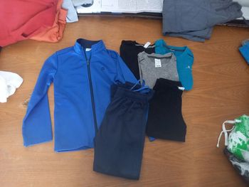 Tenue de sport taille 6 ans