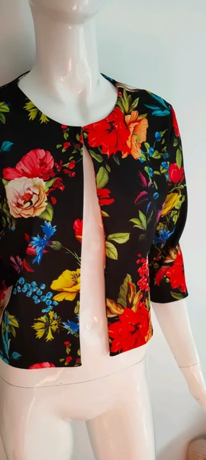 Veste manches 3/4 fleurie, couleurs vives - photo numéro 4