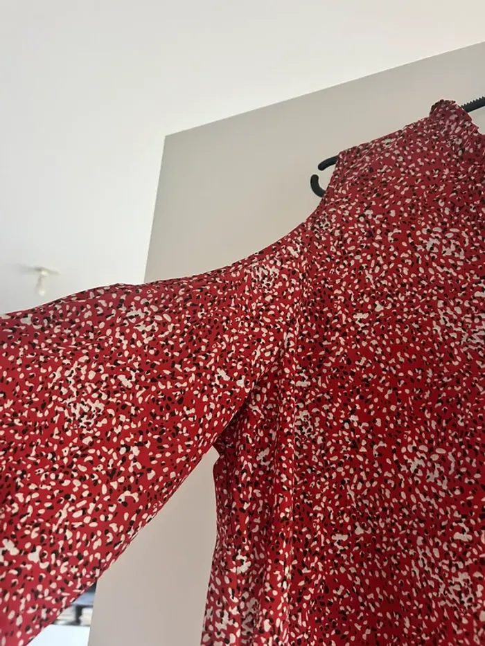 Blouse épaules ajourées taille L neuve - photo numéro 2