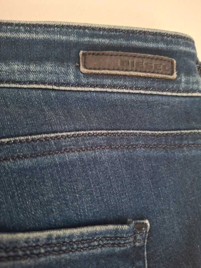 Jean Diesel Doris bleu super slim skinny ( équivaut à 42 Fr femme), et ( équivaut à 40 FR homme) - photo numéro 4