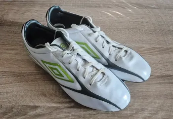 Paire de chaussures de football Umbro