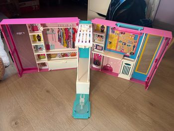 Dressing barbie