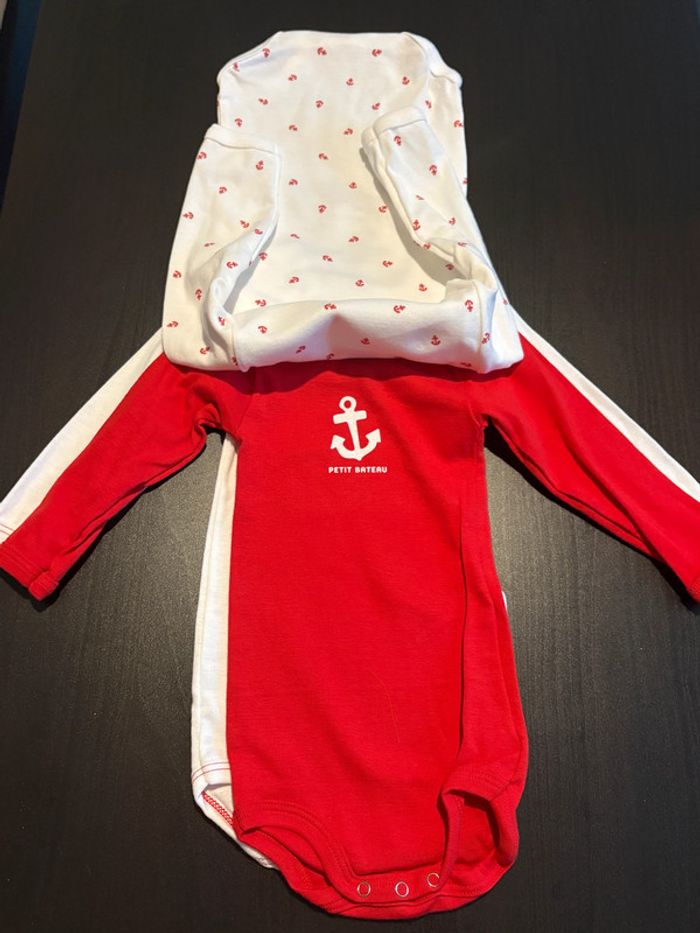 Lot de 3 bodies Manches longues Petit bateau (encre rouge) Taille 9 mois. - photo numéro 2