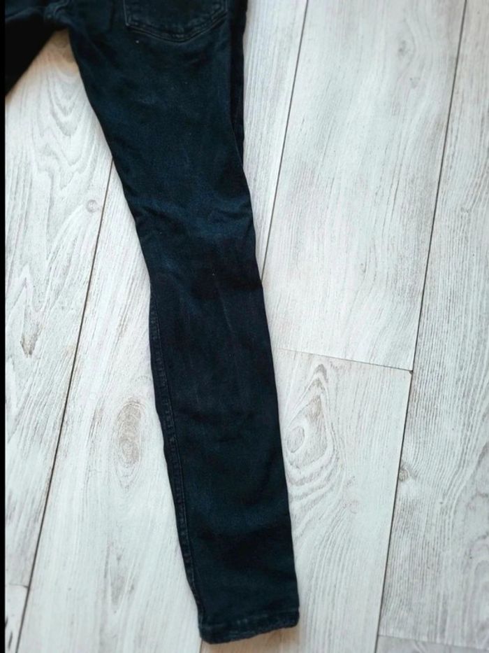 Jean Bershka Homme 36 – slim destroy noir – effet déchiré aux genoux – look streetwear moderne - photo numéro 9