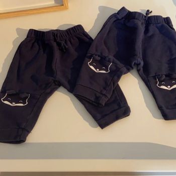 2 bas de joggings 9 mois