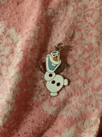 Pins olaf