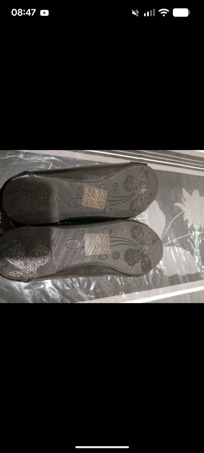 Jolie paire de ballerines vintage C'M Paris noires. Taille 37 - photo numéro 9