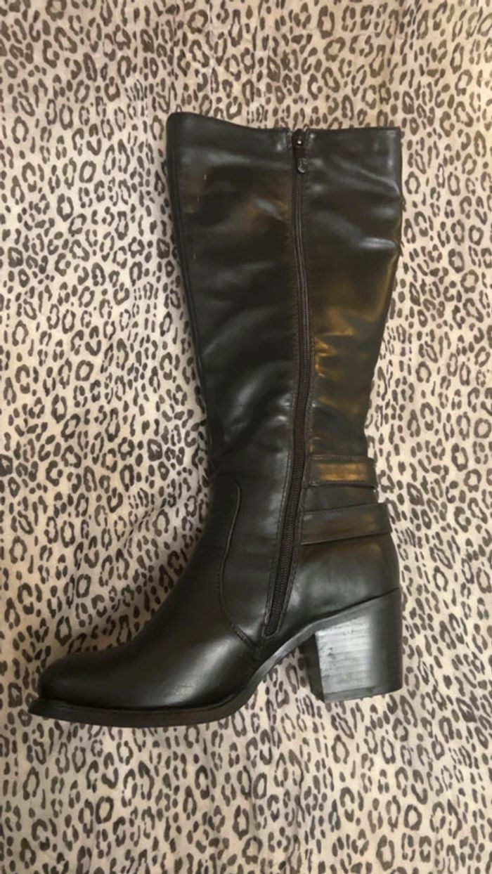 Bottes noir - photo numéro 3