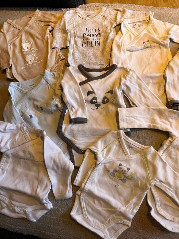 Lots bodys 1 mois - photo numéro 3