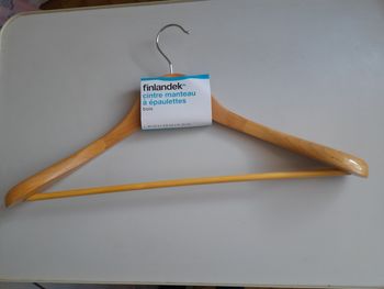 Cintre manteau à Épaulettes en bois