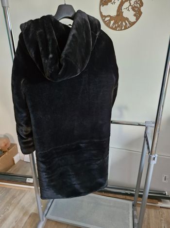 Manteau fausse fourrure