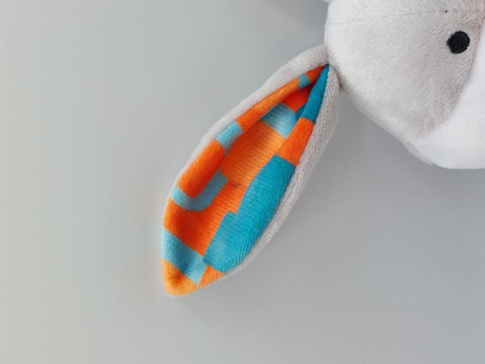 Peluche doudou lapin gris blanc orange bleu FIZZY 21 cm nœud TBE TRACES OREILLE - photo numéro 3