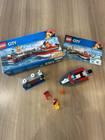 Lego city bateau de pompier 60213