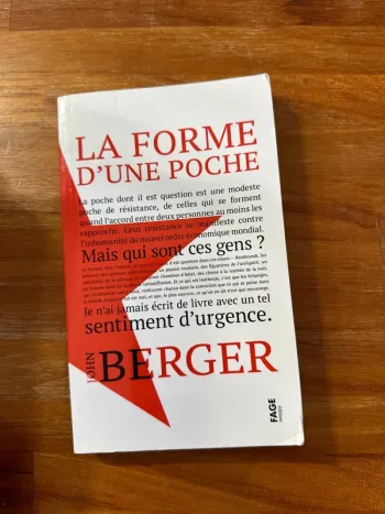Livre la forme d’une poche