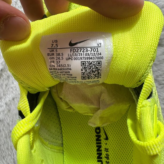 Nike Air Zoom Pegasus 41 « Volt Black-Barely » pointure 38.5 - photo numéro 14