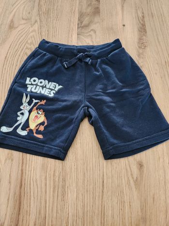 Short bermuda Looney Tunes 9 ans bon etat bleue marine