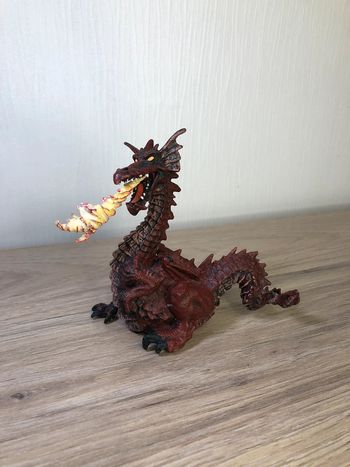 Créature figurine Papo mythique légendaire fantasy dragon rouge