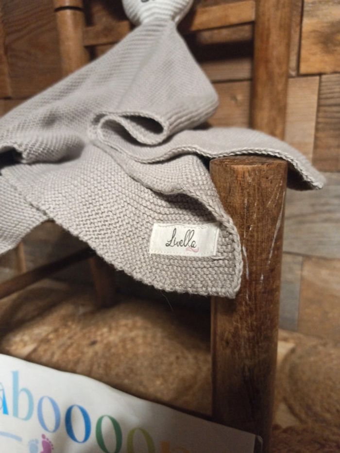 Doudou lapin Livella tricot tbe - photo numéro 2