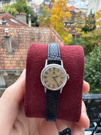 Montre Omega Vintage Femme – Mécanique à remontage manuel – Bracelet lézard véritable – À réviser