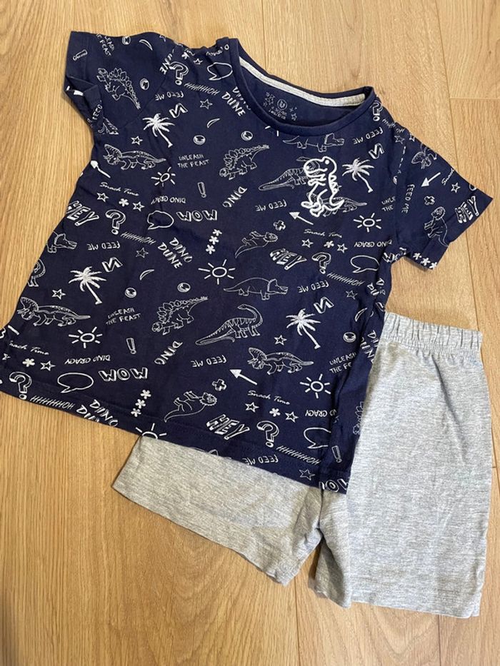 Pyjama dinosaure 2 pieces t-shirt et short garçon 3 ans