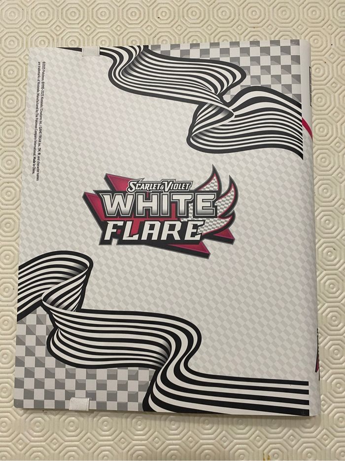 Classeur Reshiram - EV10.5 - Flamme blanche - Pokemon - FR - neuf - photo numéro 2